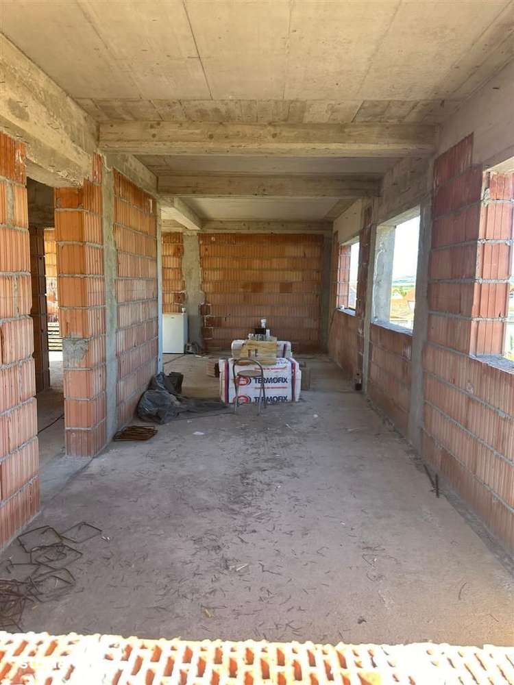 Casa de vanzare - 4 camere - 2 bai - teren 300 mp - Sura Mica-7