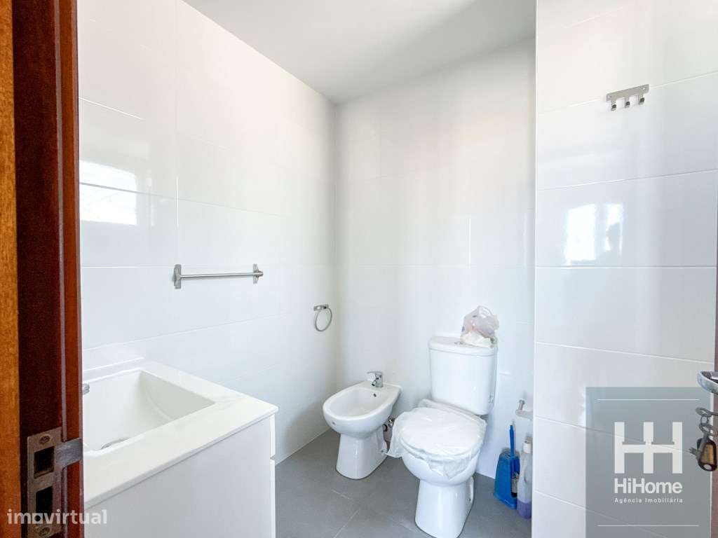 Apartamento T3 com garagem, centro Funchal, vista mar, serra e cidade.-16