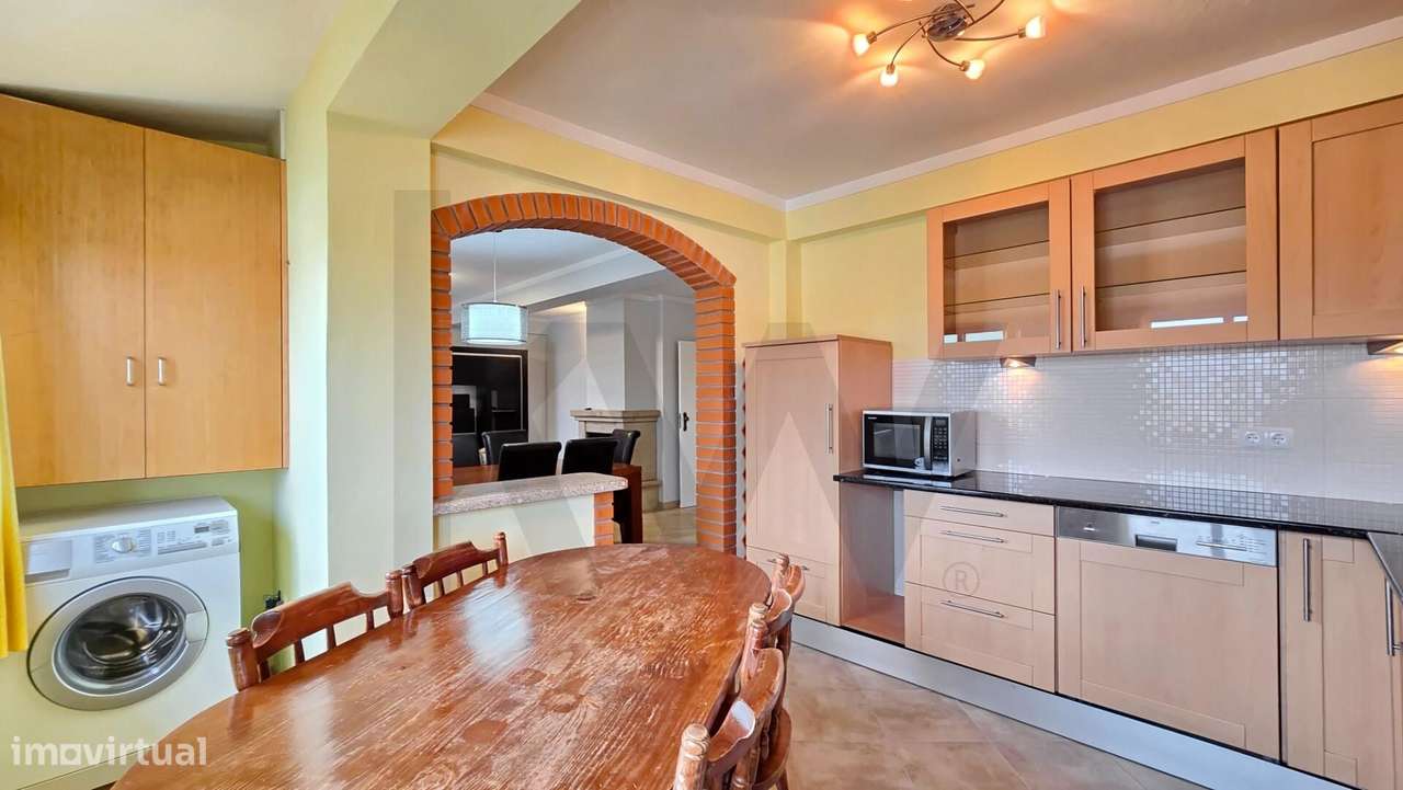 Apartamento T3 renovado no centro de Albergaria-6