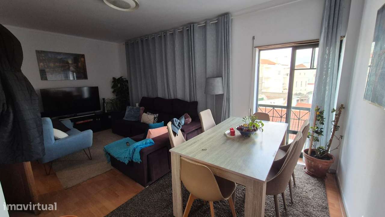 Apartamento T2 no centro do Montijo-9