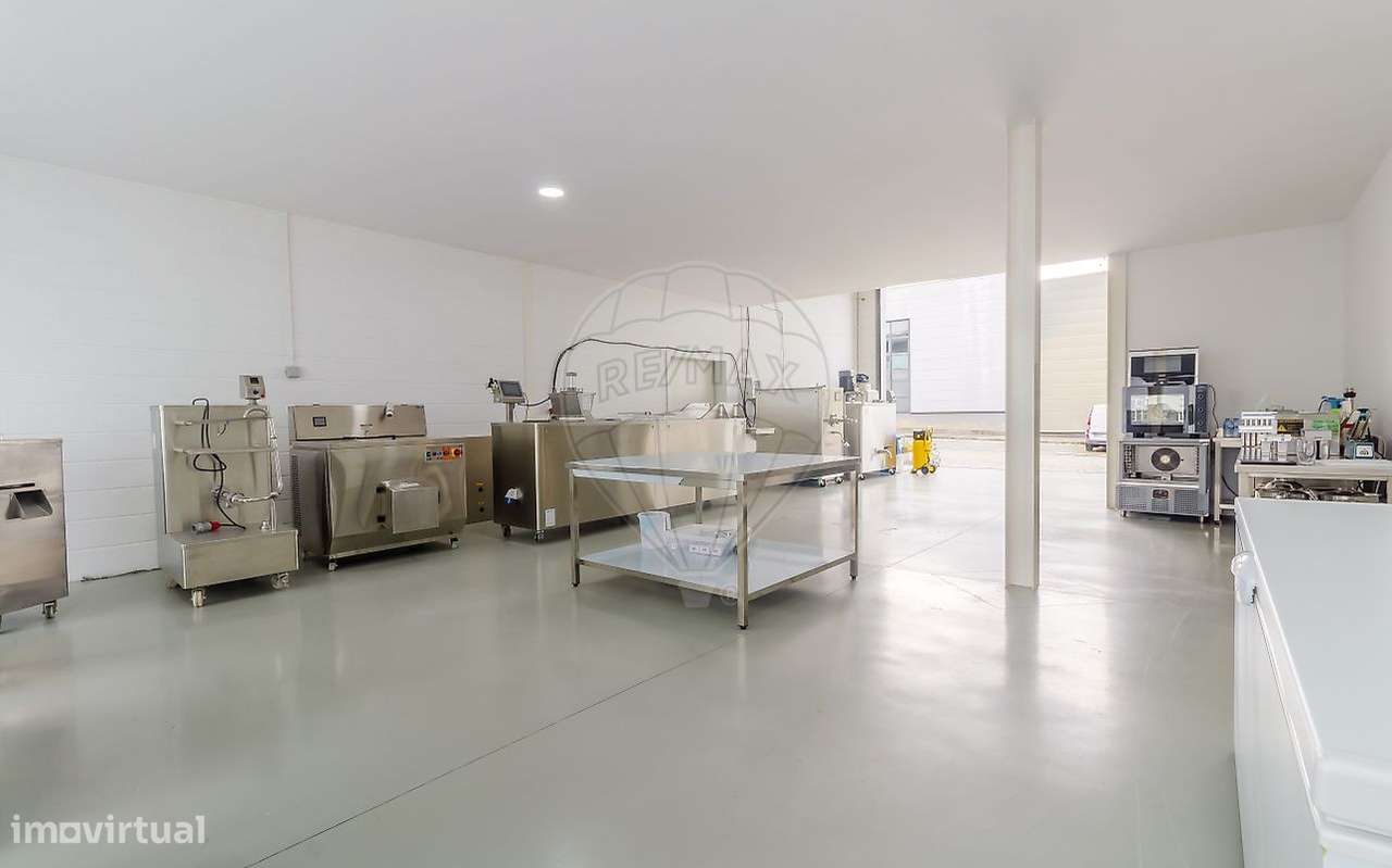 Armazém  para arrendamento - Grande imagem: 2/16