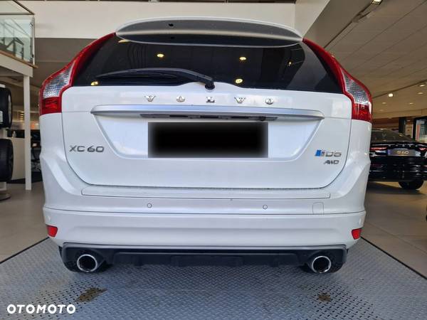 Volvo XC 60 D5 AWD R-Design Momentum - 6