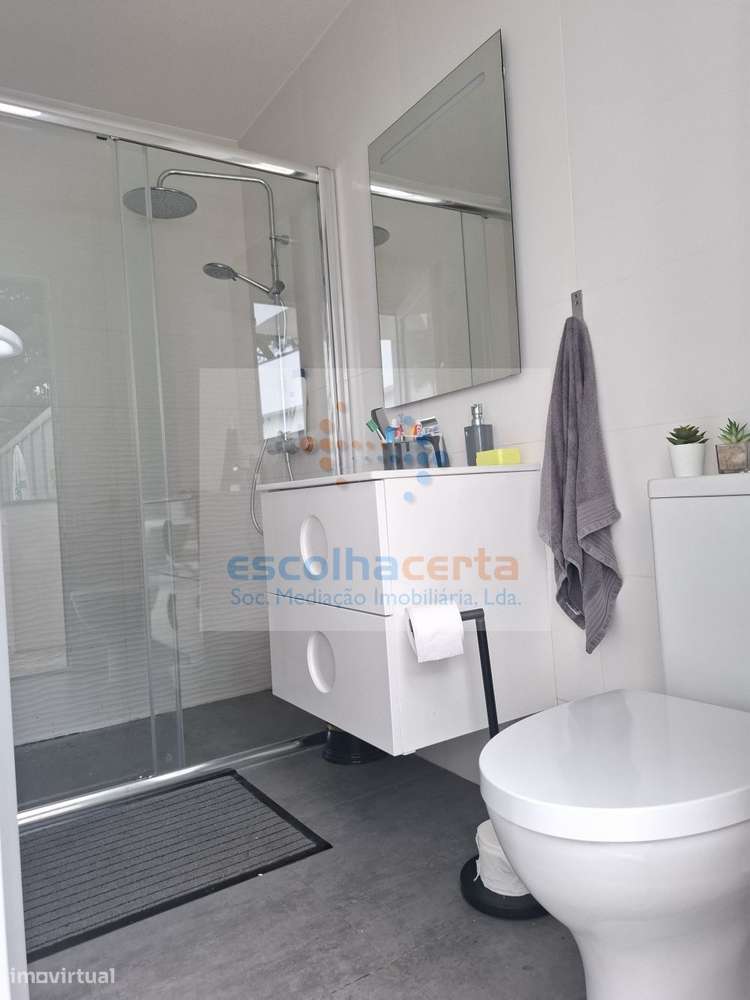 Oportunidade Excelente Moradia Térrea T4 Com Piscina de agua salgada-31