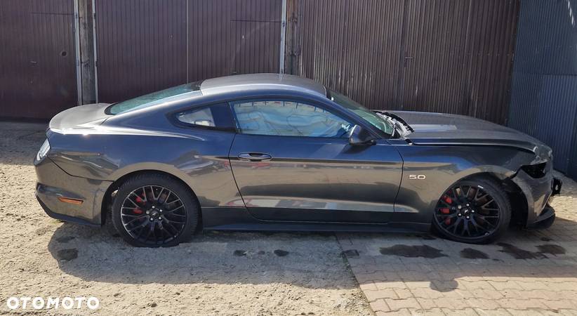 Ford Mustang 5.0 V8 GT - 8