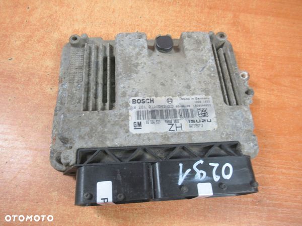 KOMPUTER STEROWNIK SILNIKA OPEL ASTRA H 1,7 CDTI 0281011943 55556829 ZH PIN - 1