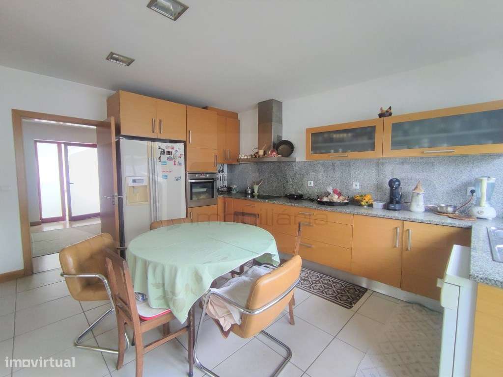 Espetacular moradia T4 com piscina - Vista Alegre - Grande imagem: 4/45