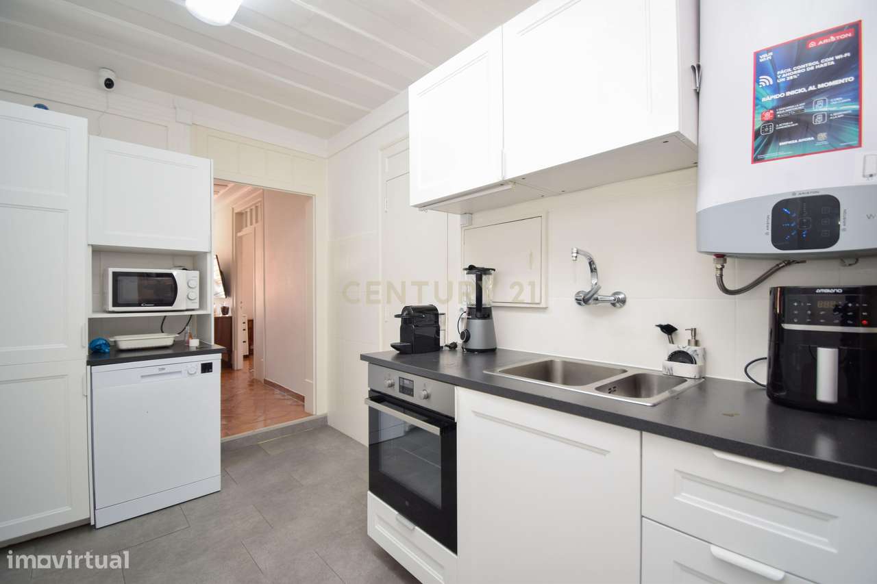 T3+1 junto à Avenida da Liberdade | Excelente Oportunidade para Invest-8