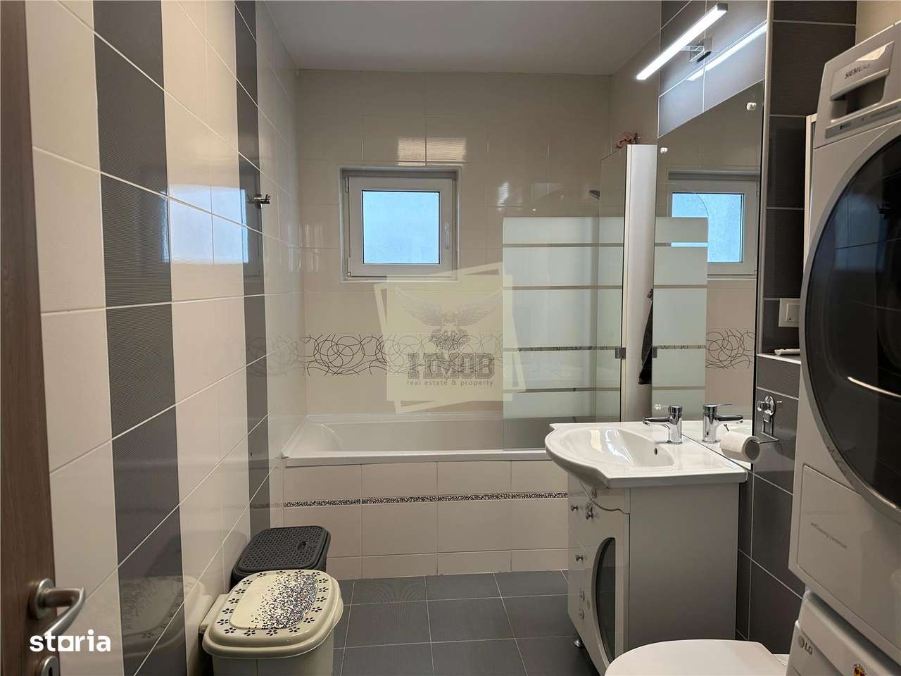 Apartament 3 camere balcon si loc parcare zona Doamna Stanca-4