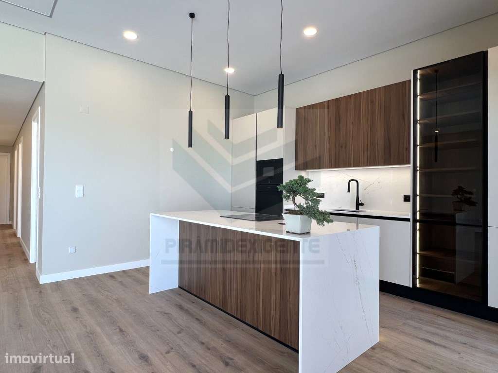 CHARMOSA! Moradia Construção NOVA Isolada, Azeitão! Central!-9