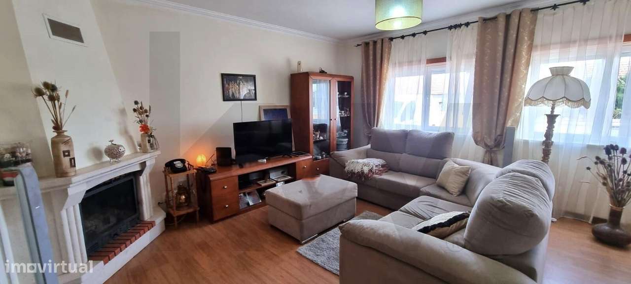 Moradia T3 em condomínio com Jardim, Garagem e painéis solares - Santa - Grande imagem: 4/27