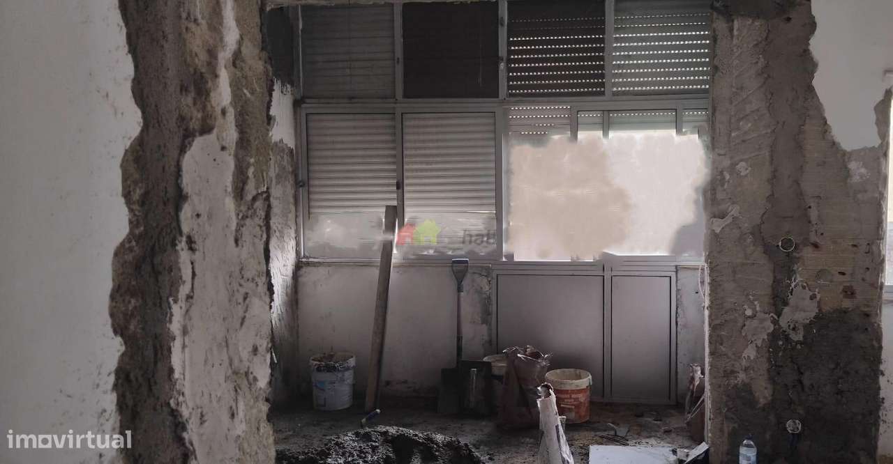 Apartamento T2 totalmente remodelado, no Lavradio - Barreiro - Grande imagem: 2/2