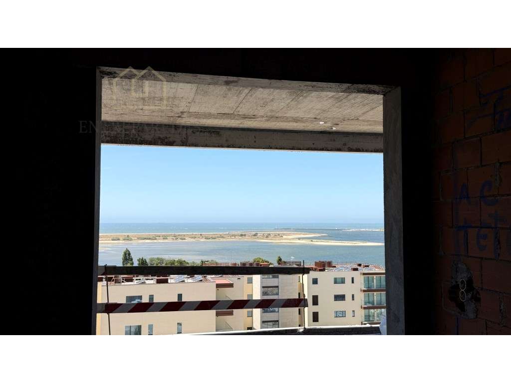 Excelente apartamento T3 com terraço 75m2 para comprar junto a Mari...-15