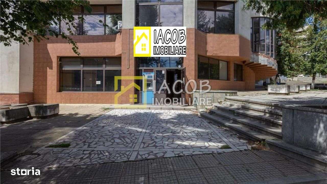 Spatiu comercial P+1, Buhusi, central, jud Bacau - Imagine principală: 2/16