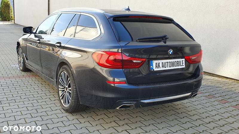 BMW Seria 5 540i xDrive GPF Luxury Line sport - 4