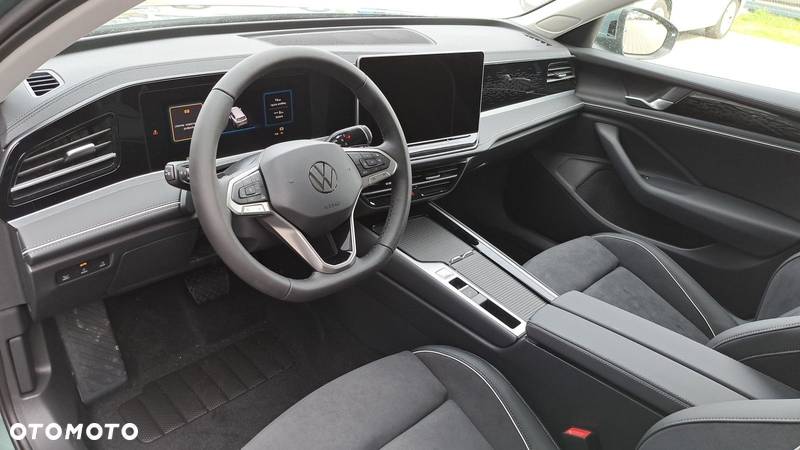 Volkswagen Passat 1.5 TSI EVO Elegance DSG - 9