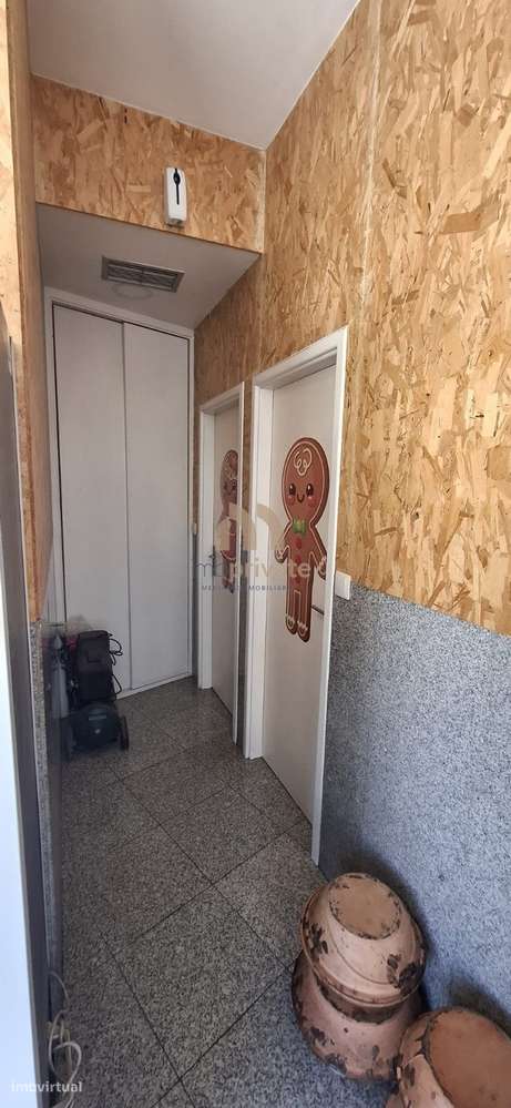 Loja com arrecadação em Vizela-9