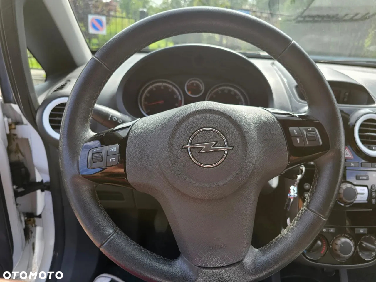 Opel Corsa 1.4 16V Sport - 23