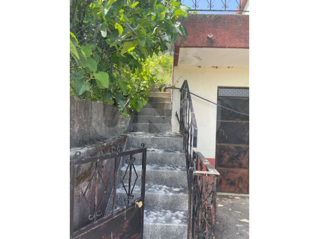 Moradia Espaçosa com Terreno e Potencial de Investimento - Atalaia,...-35