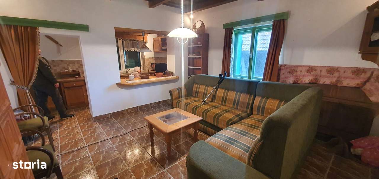 Vând casă în zece Hotare – ideală pentru locuit sau casă de vacanță-8