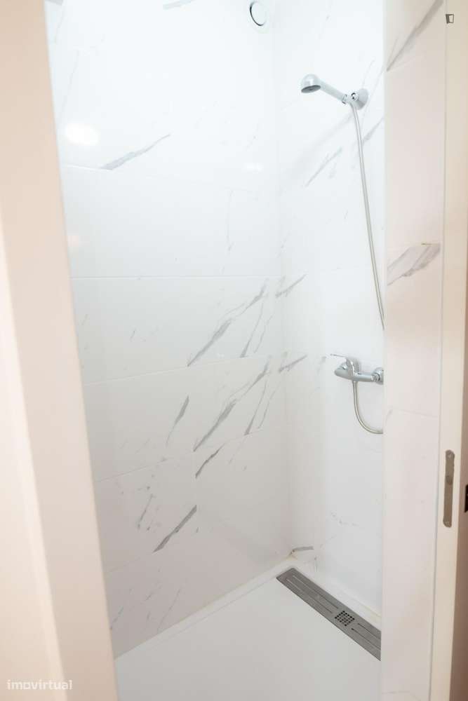 Quarto - localizado em Vila nova de gaia - Grande imagem: 4/4