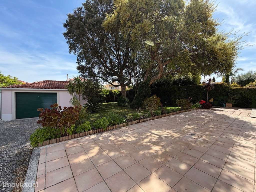 Moradia com Piscina, lote de 865 m2, a vendas nas Casas de Azeitão-34