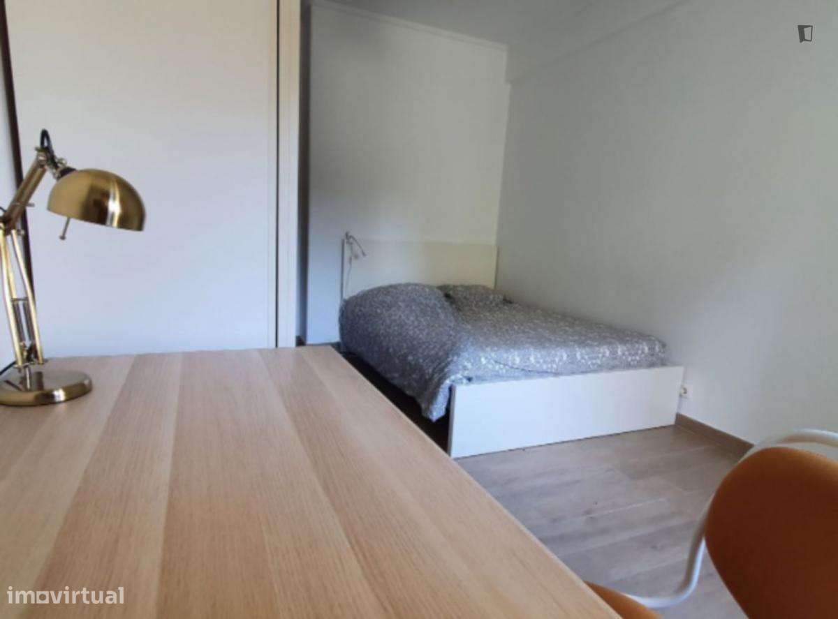 Quarto - localizado em Oeiras Lisbon - Grande imagem: 4/9