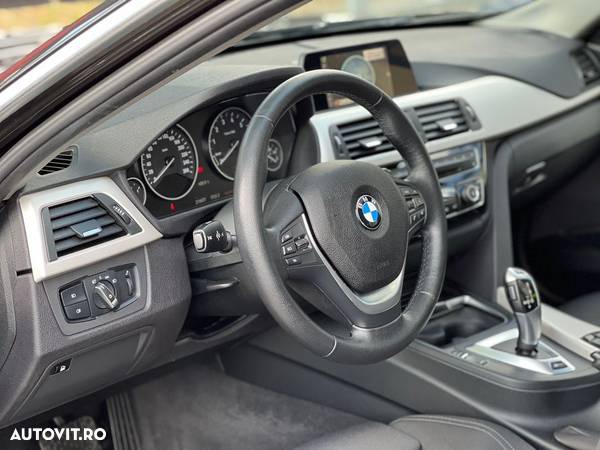 BMW Seria 3 320i Aut. Luxury Line - 9