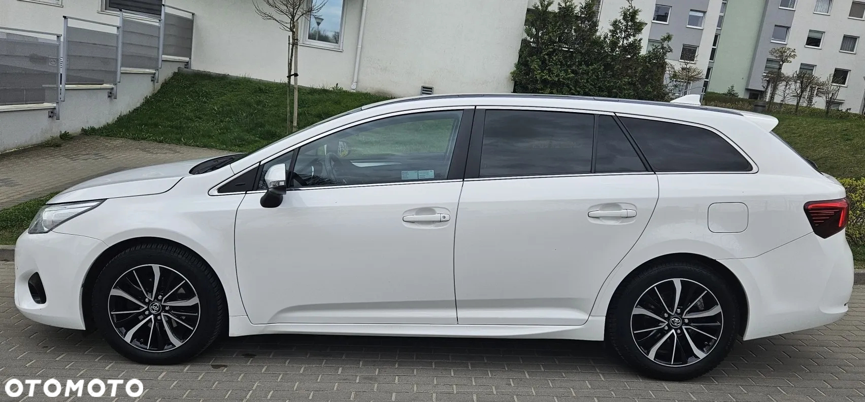 Toyota Avensis 1.8 Premium MS - 5