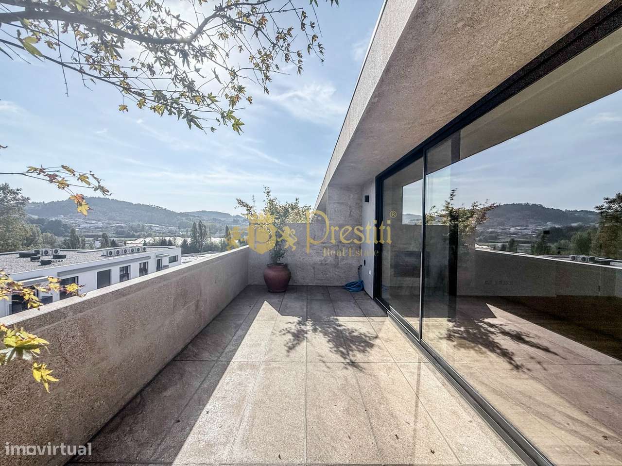 Apartamento T2 com vista sobre a Penha - Grande imagem: 3/26