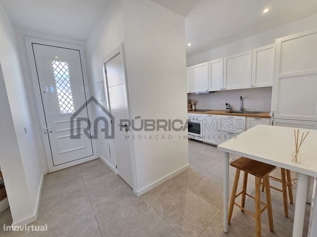 Moradia V2 em Loulé renovada com terraço e logradouro - Grande imagem: 5/37