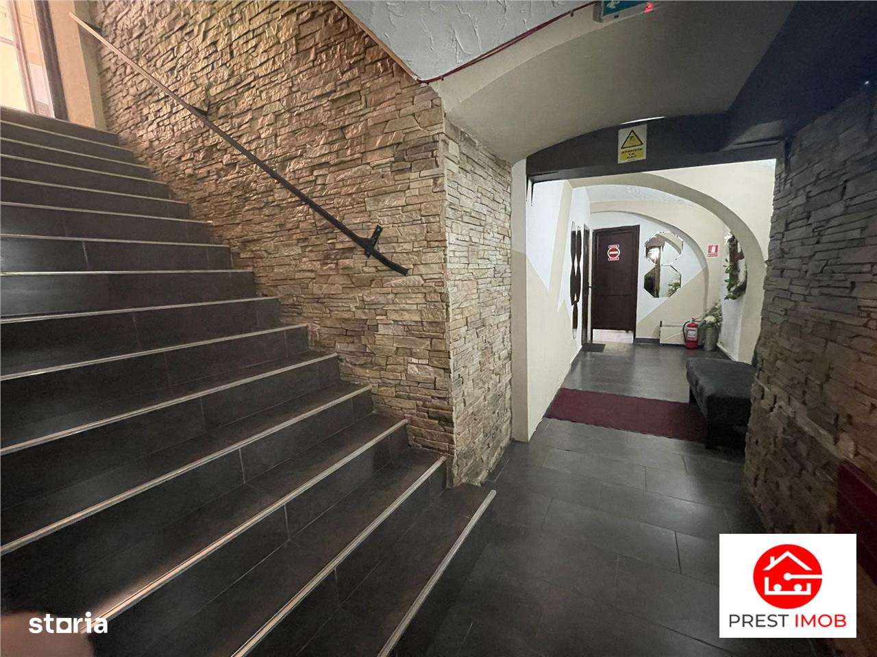 De vanzare spatiu comercial zona ultra centrala 277 mp - Imagine principală: 2/18