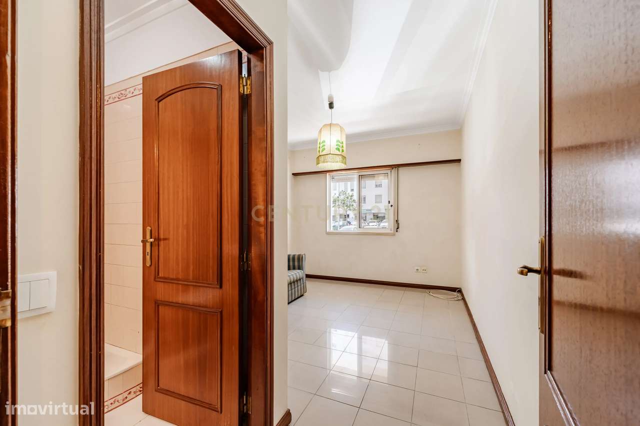 Apartamento T2 em Santa Marta do Pinhal-  Corroios, Seixal-14