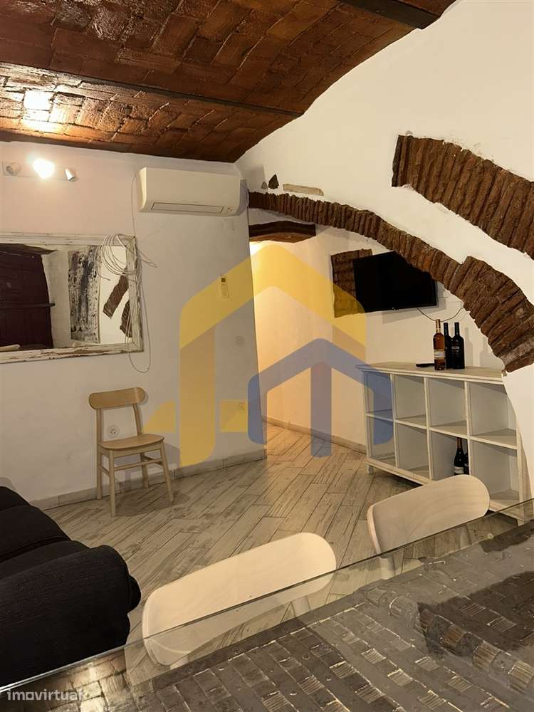 🏡 Moradia Térrea em Banda T2 no Centro de Estremoz-47