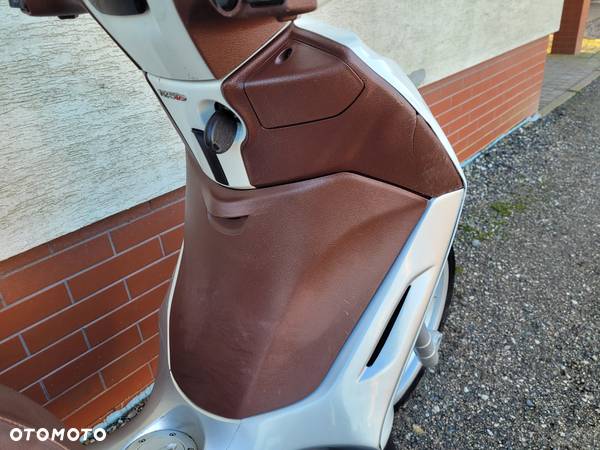 Piaggio Beverly - 16