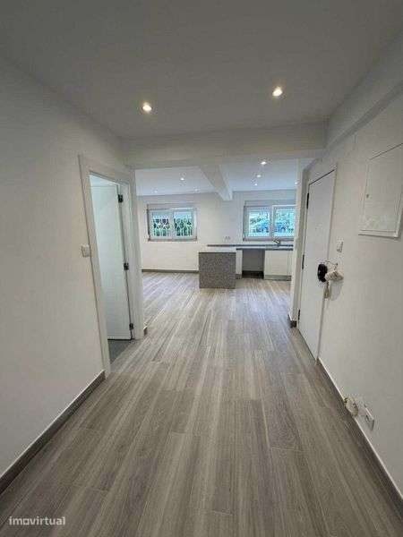 T3 totalmente remodelado com muita luz natural | Póvoa de Santo Adrião - Grande imagem: 5/12