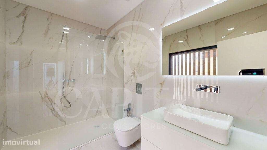 Magnífica Moradia T4 com Piscina e Terraço, em condomínio fechado-20