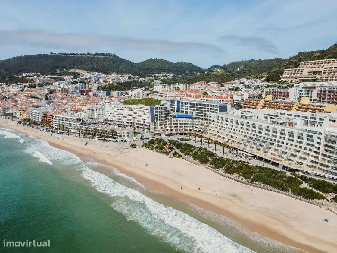 Espaço Comercial na conhecida Praça da Califórnia, em Sesimbra-16