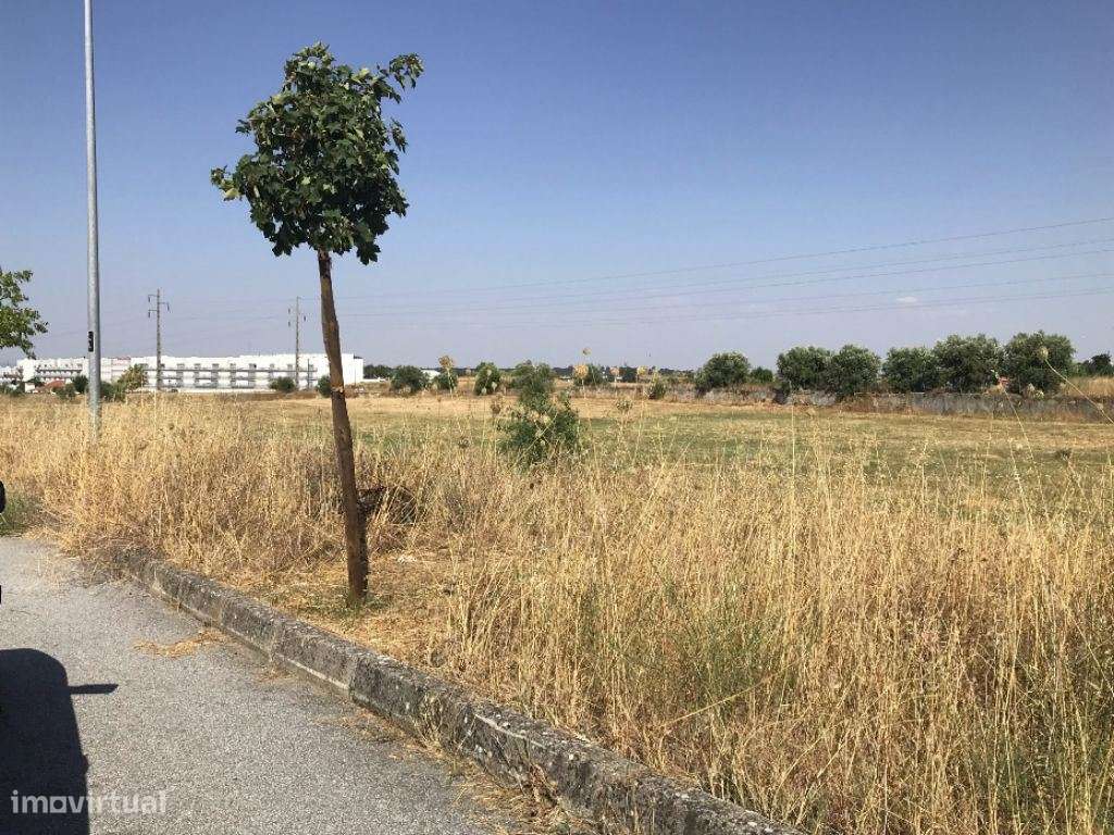 Terreno urbano Évora 10.749m2 projeto aprovado para habitação hotel... - Grande imagem: 4/25