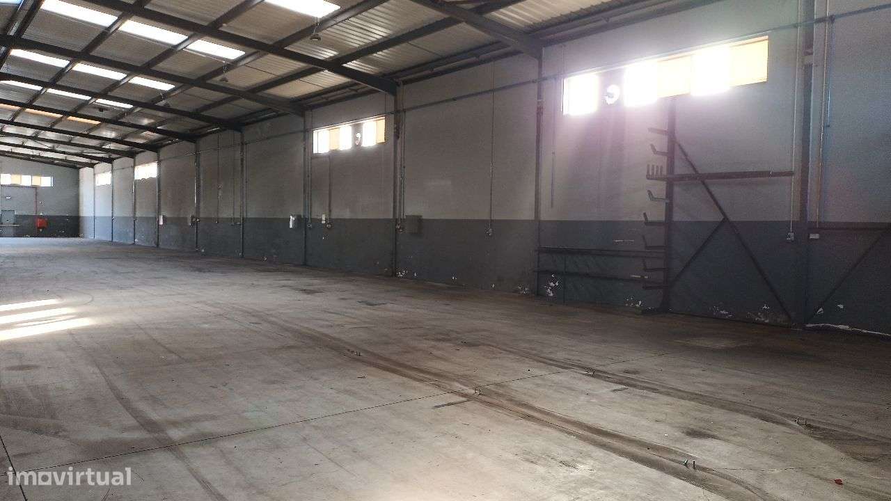 Armazém em Vilar - Bem localizado - ARRENDADO-12