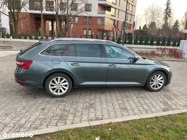 Skoda Superb 2.0 TDI Ambition DSG - 9