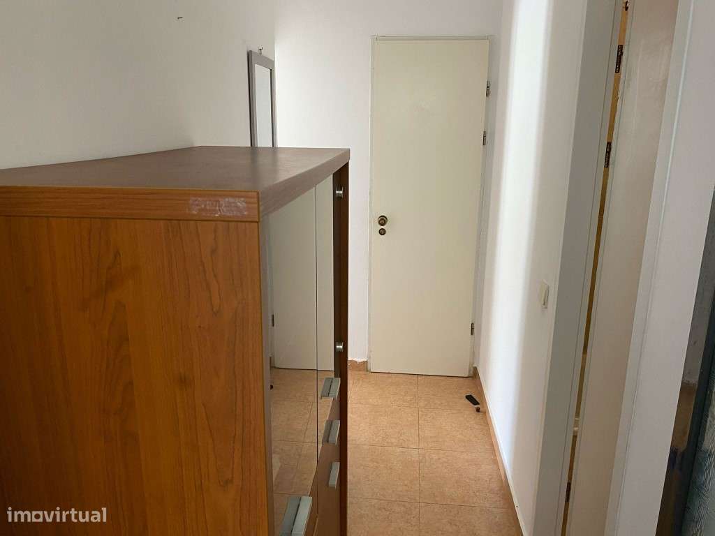 Apartamento T2 com Logradouro - Grande imagem: 5/9