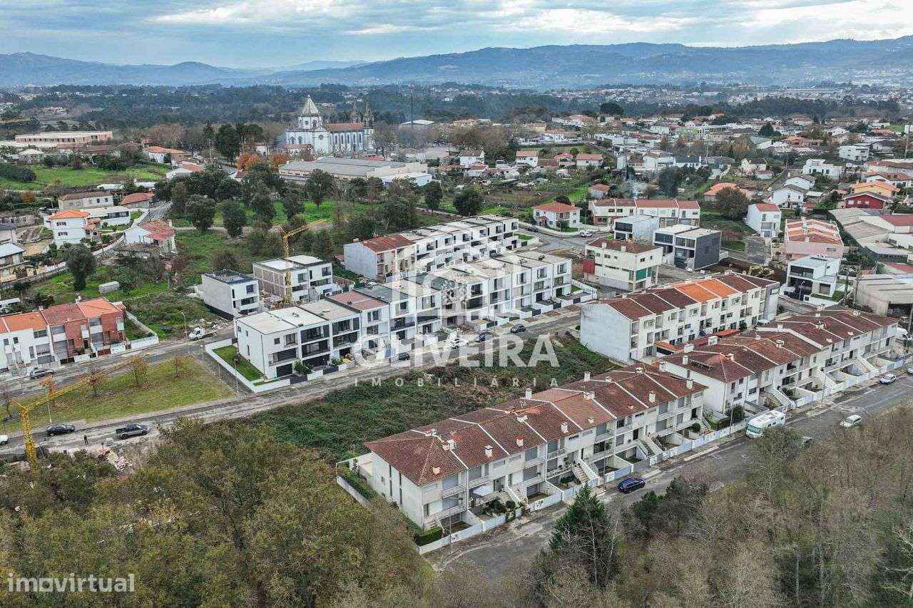 Lote de Terreno para moradia em banda em Soutelo, Vila Verde-4