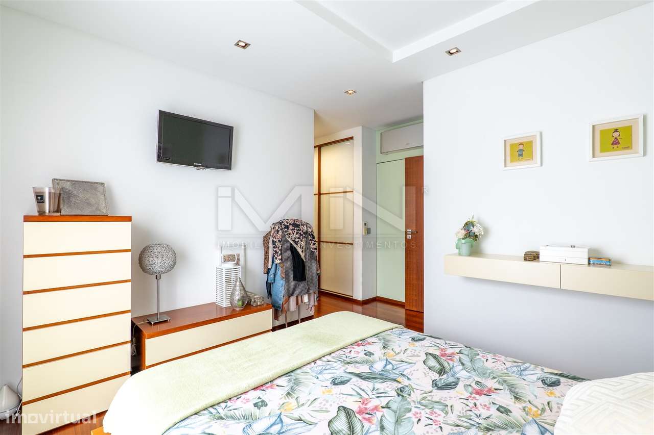 Moradia T3+1 - Exclusividade, Design e Conforto Superior-23