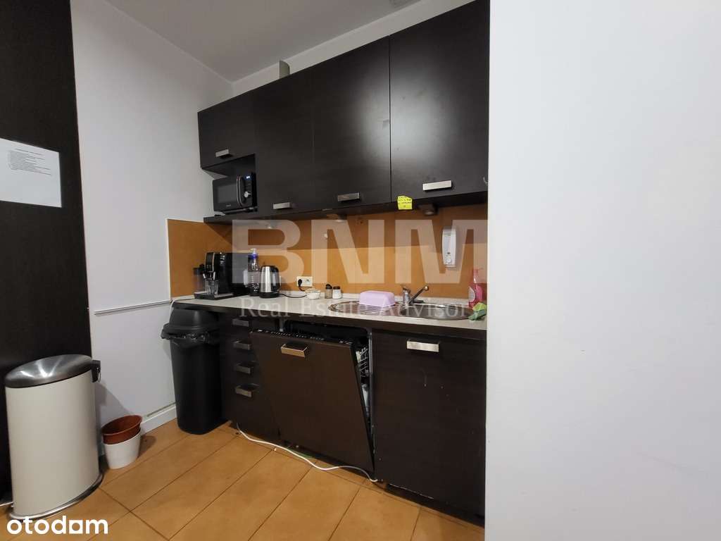 Przestronne biuro w doskonałej lokalizacji-9