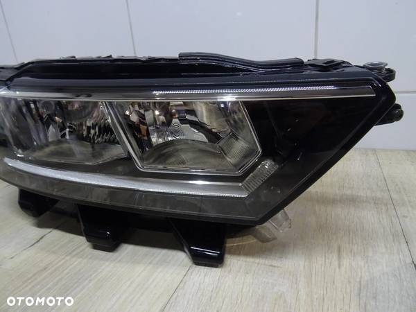 VW T-ROC lampa Prawy Przód 2GA941006B - 2