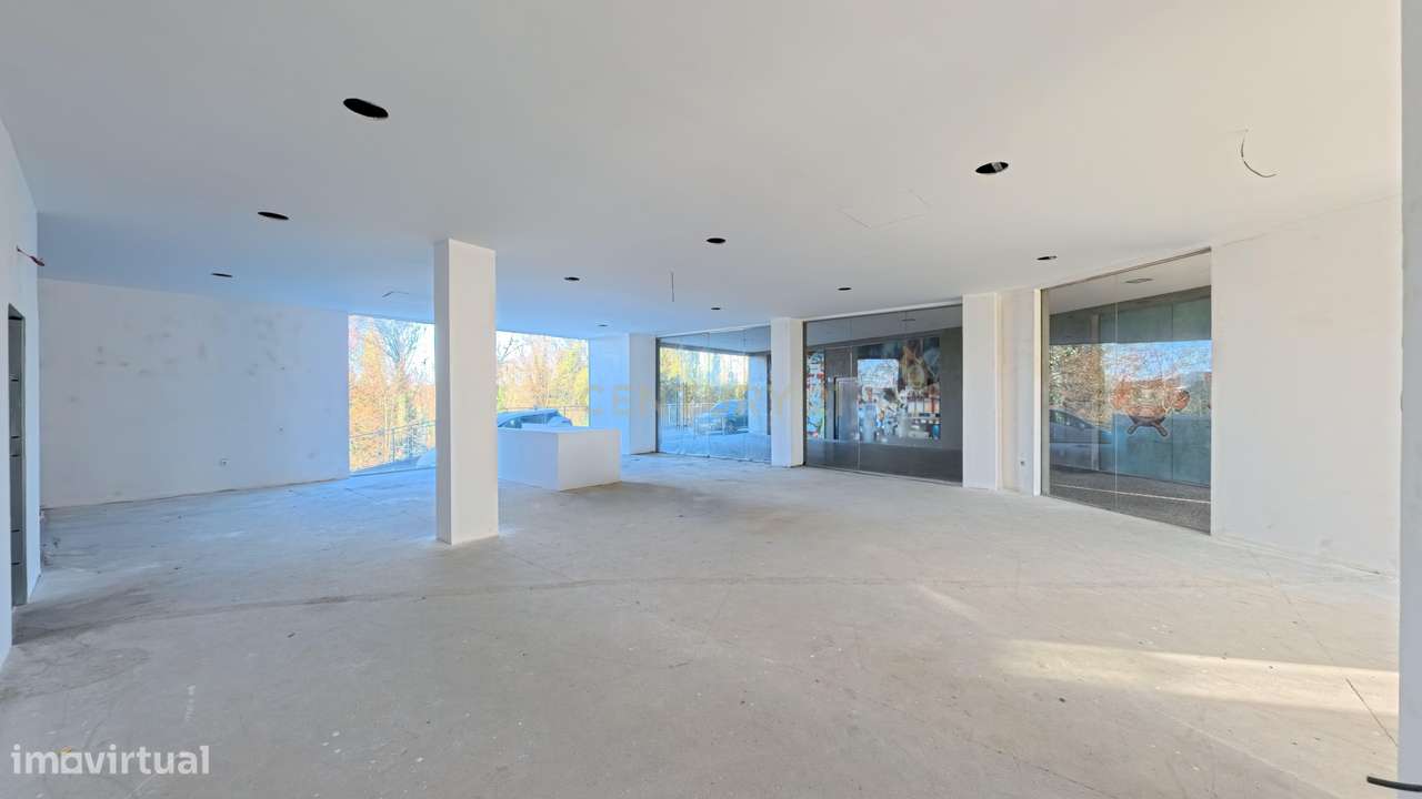 Loja nova localizada na Rua 5 de Outubro em Viseu - Grande imagem: 5/14