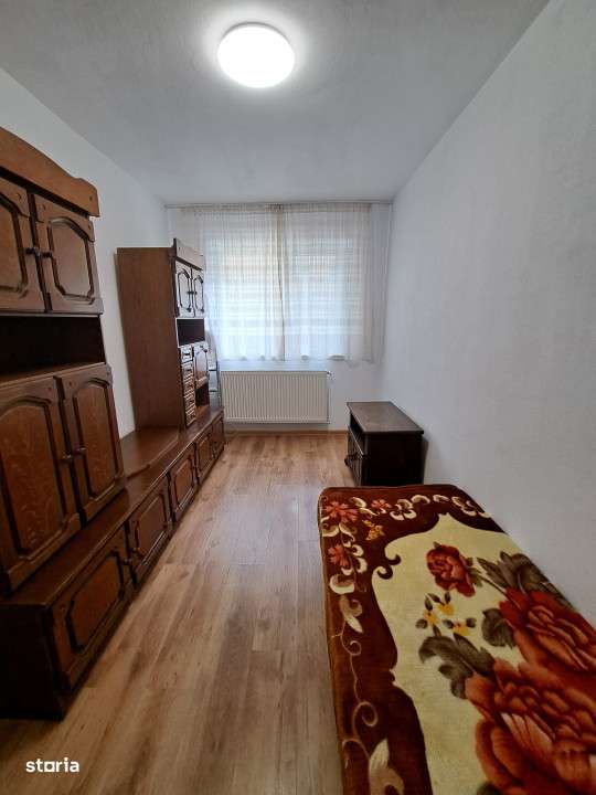 Inchiriere- Apartament cu 3 camere, semidecomandat, etajul 1 din 4 - Imagine principală: 5/9