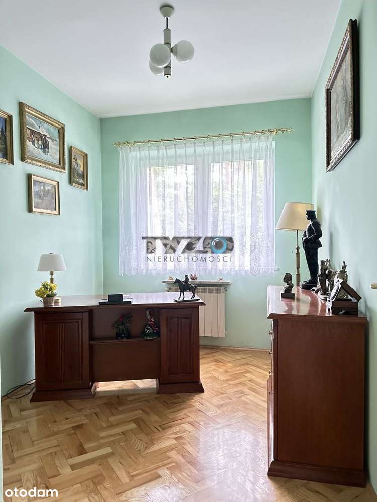 Okazały dom na zielonej i przytulnej działce-14