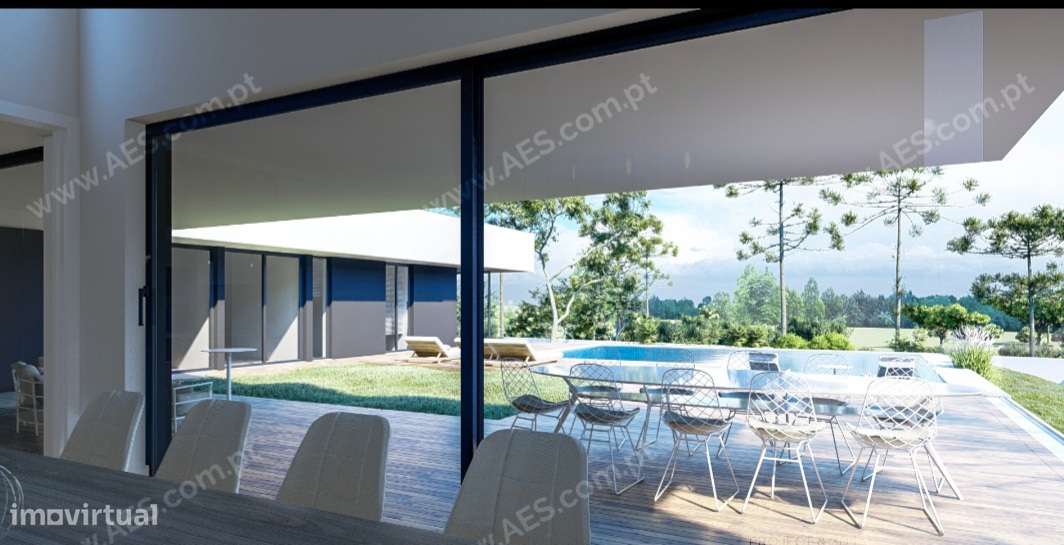 Moradia T5 com piscina e garagem - Herdade de Aroeira-8