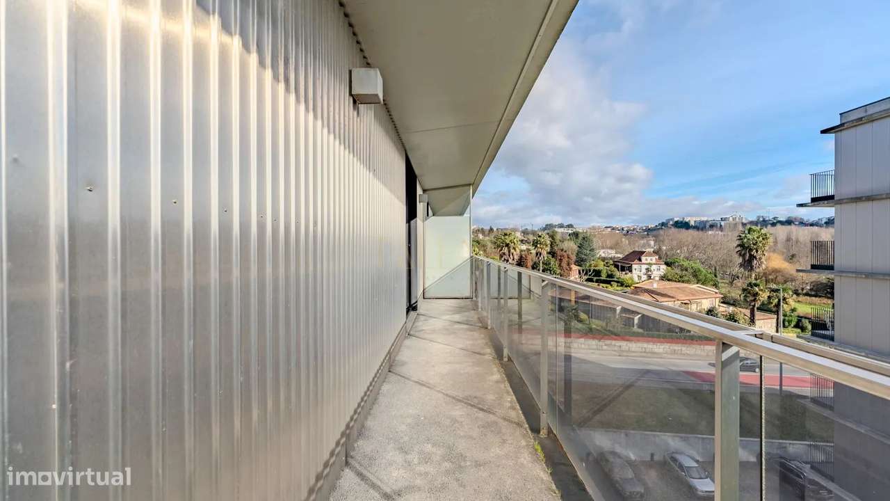 Apartamento T2 Azurém Guimaraes com Varanda Panorâmica-9